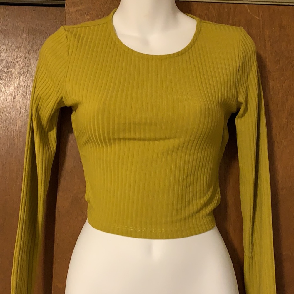 Ribbed Open Back Top💚 - Picture 4 of 7